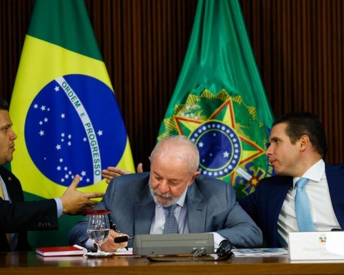 Lula defende debate sobre o fim da escala 6x1 e reacende discussão sobre jornada de trabalho
