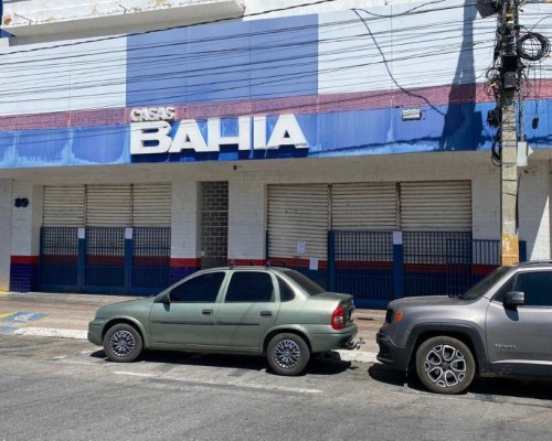 Casas Bahia demite 3 mil funcionários e fecha quase 300 lojas em agosto
