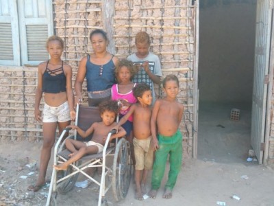 Solidariedade: Mãe de seis filhos pede ajuda para população de Caxias