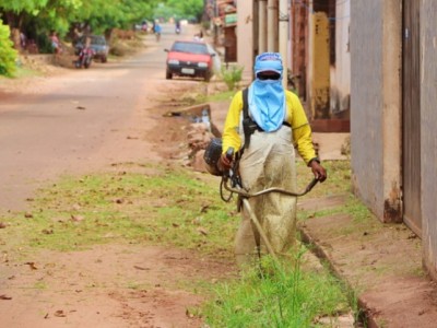 Prefeitura de Codó realiza limpeza em canais  para reduzir transtornos das chuvas no bairro Santo Antônio