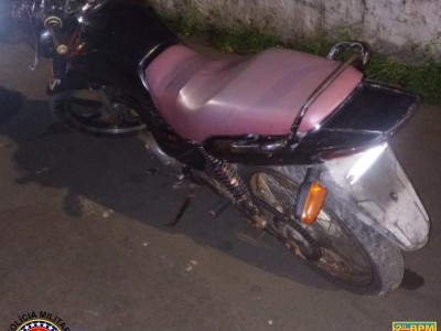 Polícia Militar recupera motocicleta roubada em Caxias
