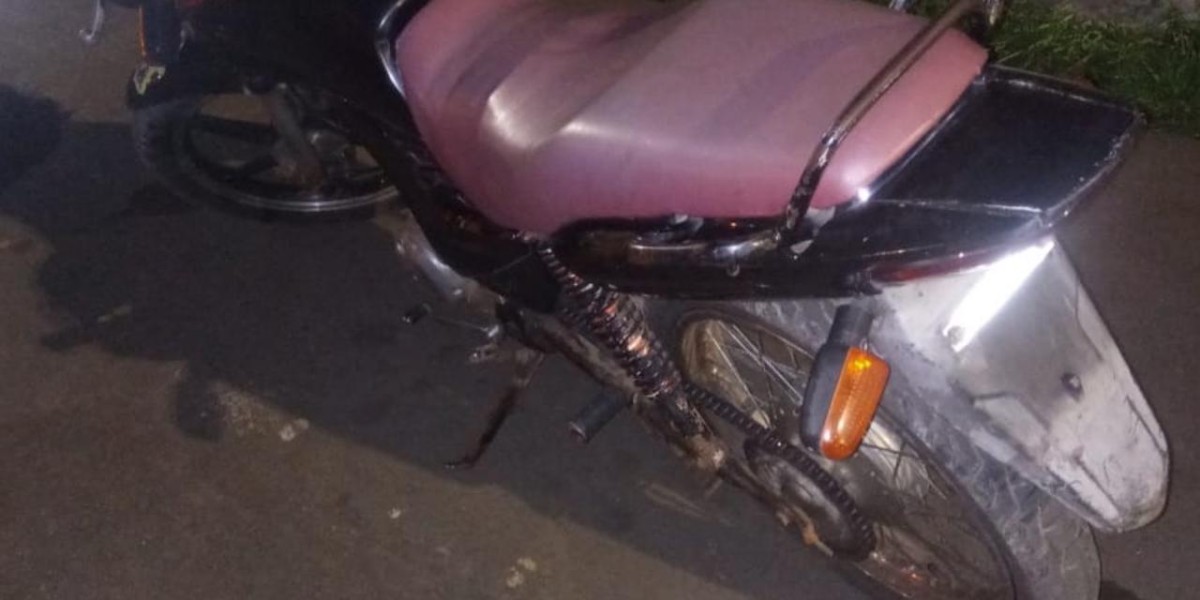 Polícia Militar recupera motocicleta roubada em Caxias