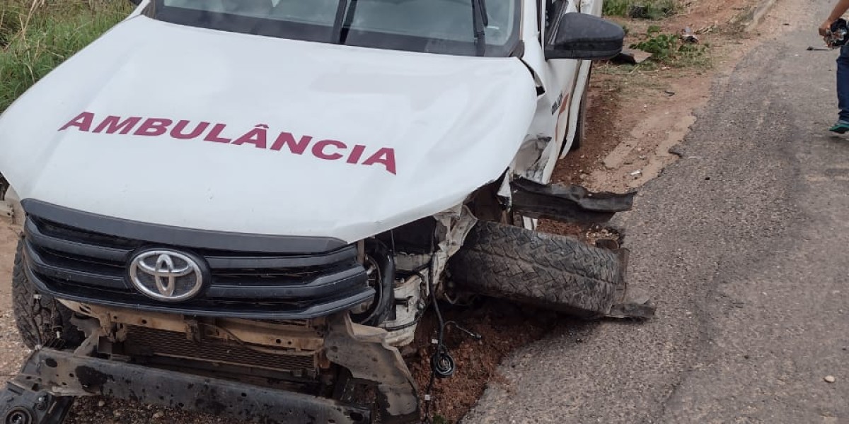 Ambulância da cidade de Matões se envolve em acidente na cidade de Nazária no Piauí 