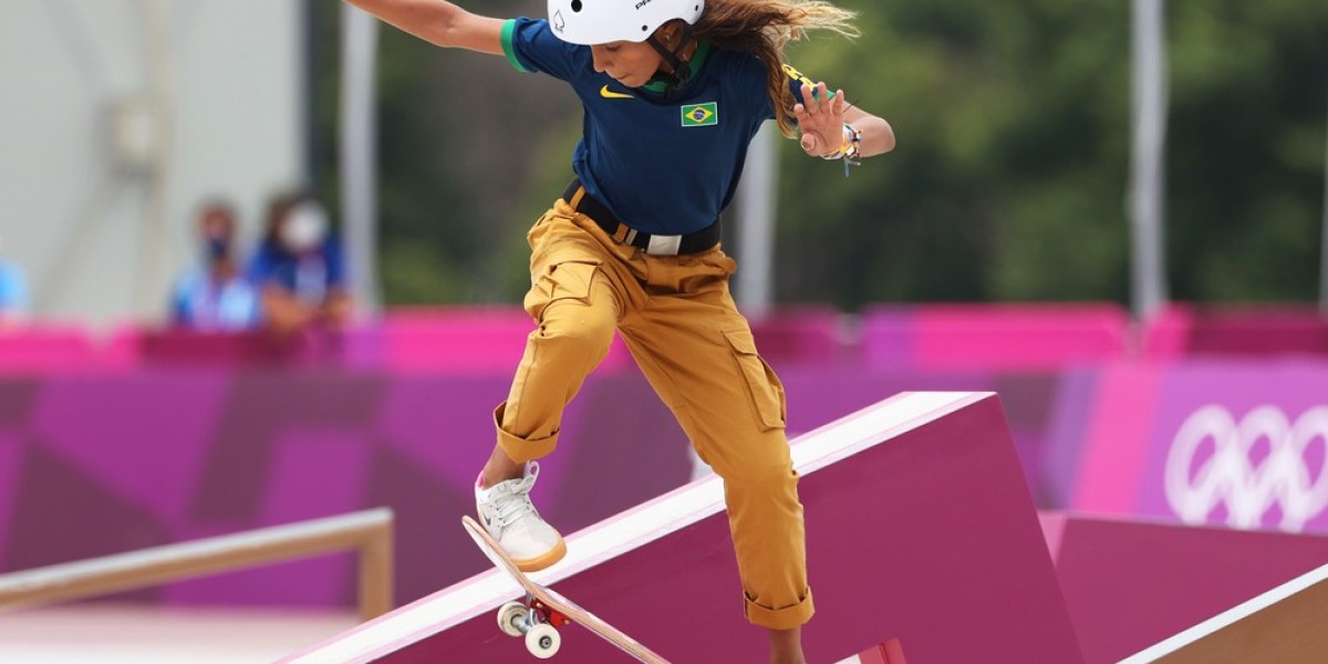 Maranhense Rayssa Leal, a Fadinha, faz história e é prata no skate street nas Olimpíadas