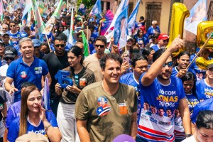 Com multidão nas ruas, Orleans Brandão mostra força em Rosário a 15 dias da eleição
