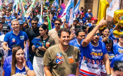 Com multidão nas ruas, Orleans Brandão mostra força em Rosário a 15 dias da eleição