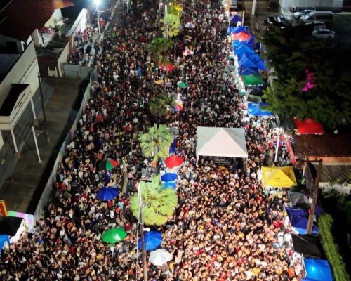 Carnaval de Caxias leva multidão às ruas e se destaca pela grande segurança e organização