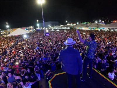 Rey Vaqueiro reúne mais de 60 mil pessoas, e Gentil Neto anuncia Pablo para o aniversário de Caxias