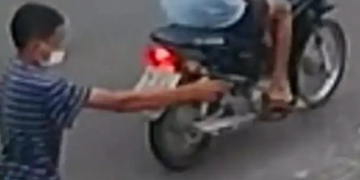Assalto é flagrado por câmera de segurança em Caxias