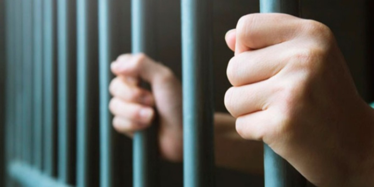 Homem é preso suspeito de estuprar a própria filha de 3 anos