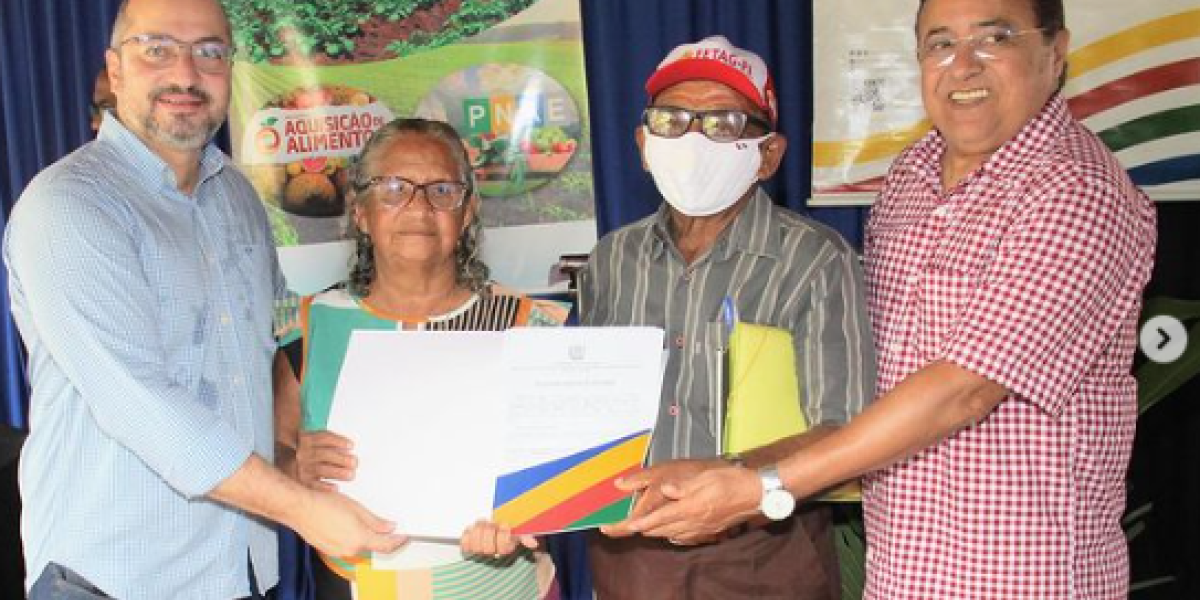 Prefeitura de Palmeirais anuncia entrega de mais de 200 títulos de terras para à população