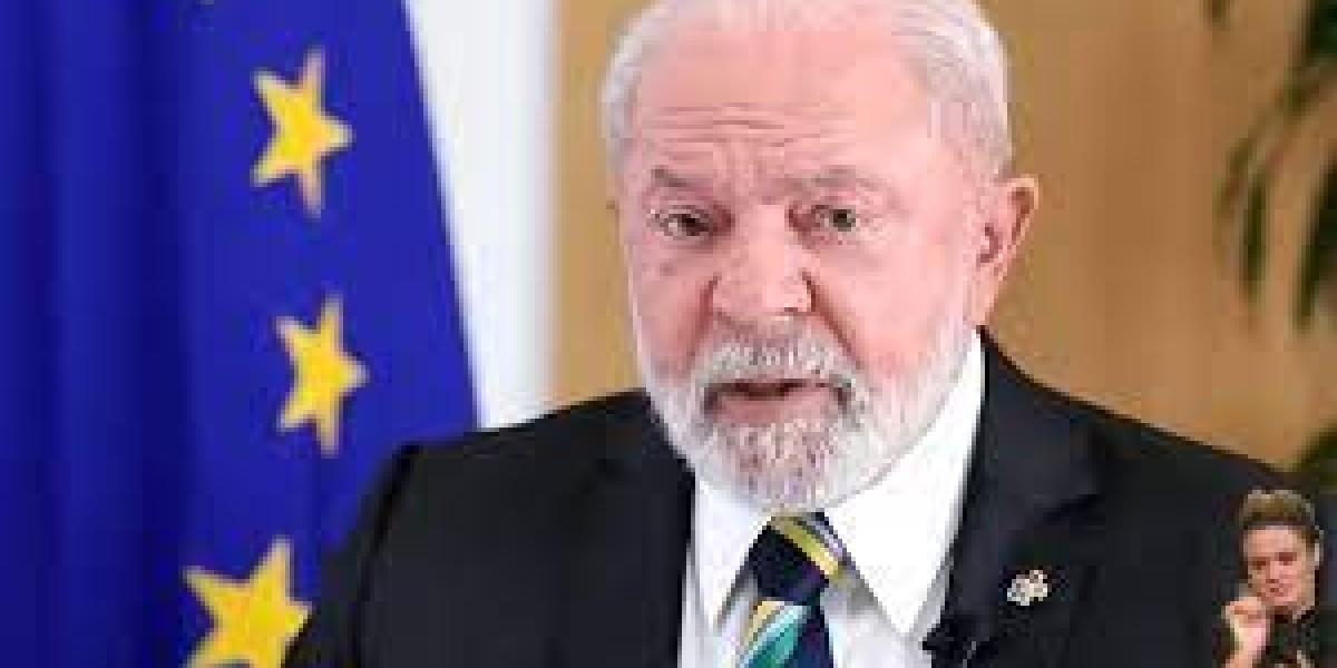 Lula em Procedimento Médico Urgente: Cirurgia no Quadril