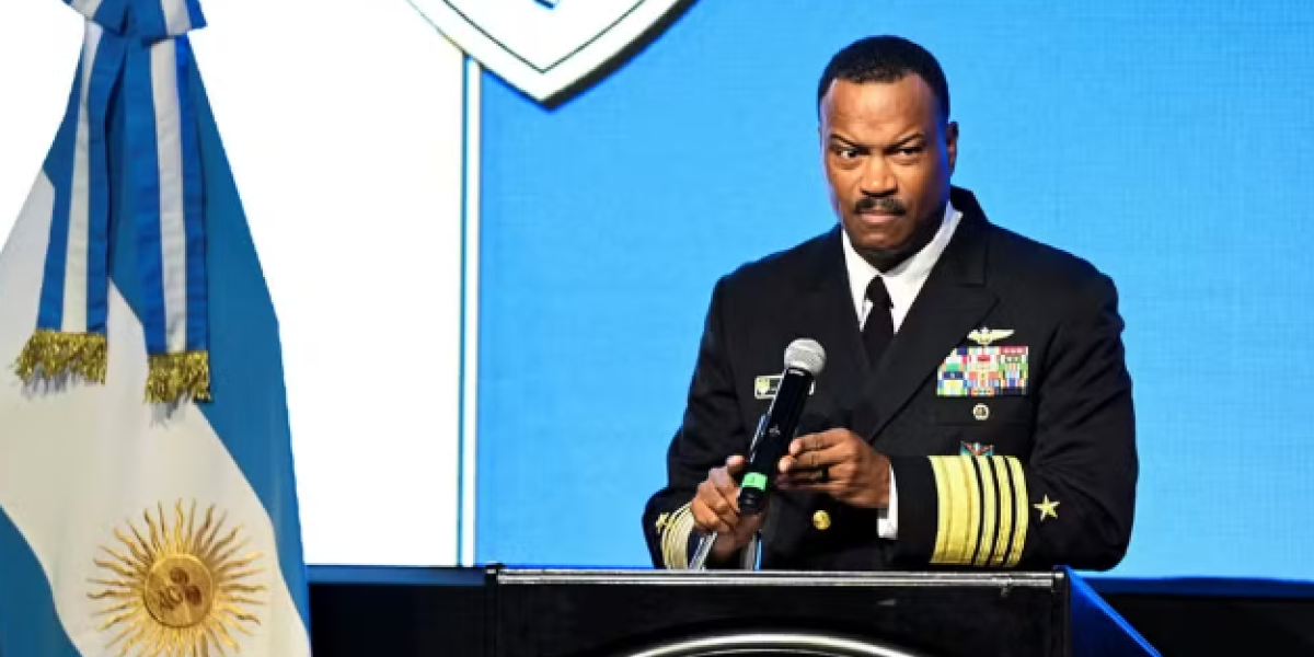 Comandante responsável por operações militares dos EUA na América Latina se demite em meio a dúvidas sobre ação na Venezuela