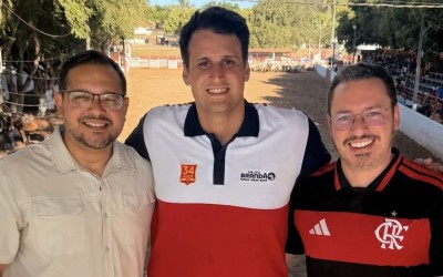 Dr. Orlando participa de vaquejada em Colinas ao lado de Orleans Brandão e lideranças políticas