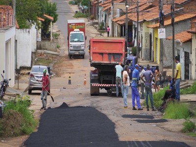 Gestão de Zé Francisco intensifica obras de drenagem e recuperação de ruas nos bairros de Codó