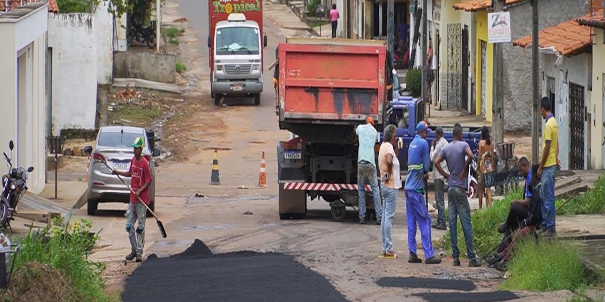 Gestão de Zé Francisco intensifica obras de drenagem e recuperação de ruas nos bairros de Codó