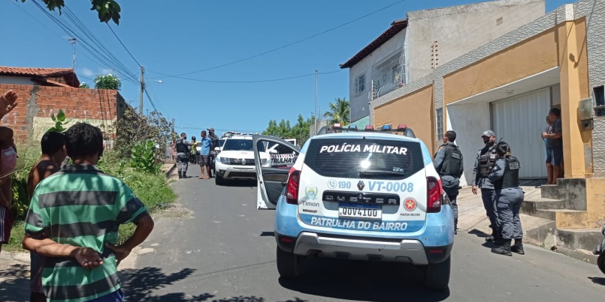 Dupla é apreendida em Timon com arma de fogo