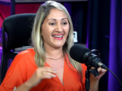 durante entrevista, a vereadora Reneia Ferreira Fala sobre o atual cenário político em Aldeias Altas 