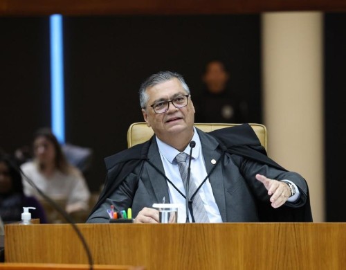 Flávio Dino determina investigação da PF sobre ataques a imagens religiosas no Brasil