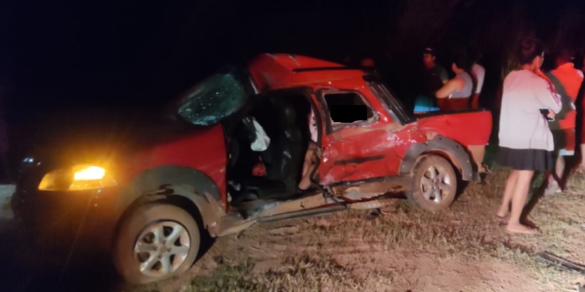 Quatro ocupantes de picape morrem após colisão com caminhão na BR-226 em Governador Eugênio Barros