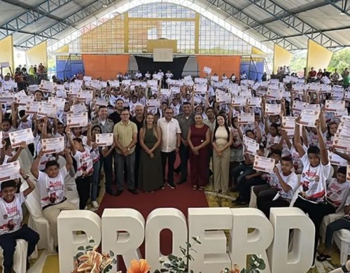 Parnarama celebra formatura de estudantes no PROERD e reforça compromisso com a educação preventiva