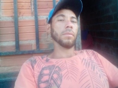 Homem dá facadas e tenta degolar ex-esposa em Nina Rodrigues; ele está foragido