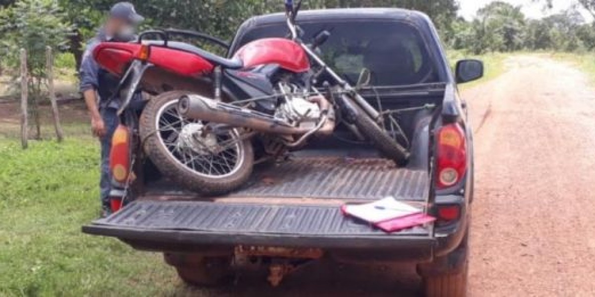 PM apreende moto com restrição de roubo abandonada na zona rural de Caxias