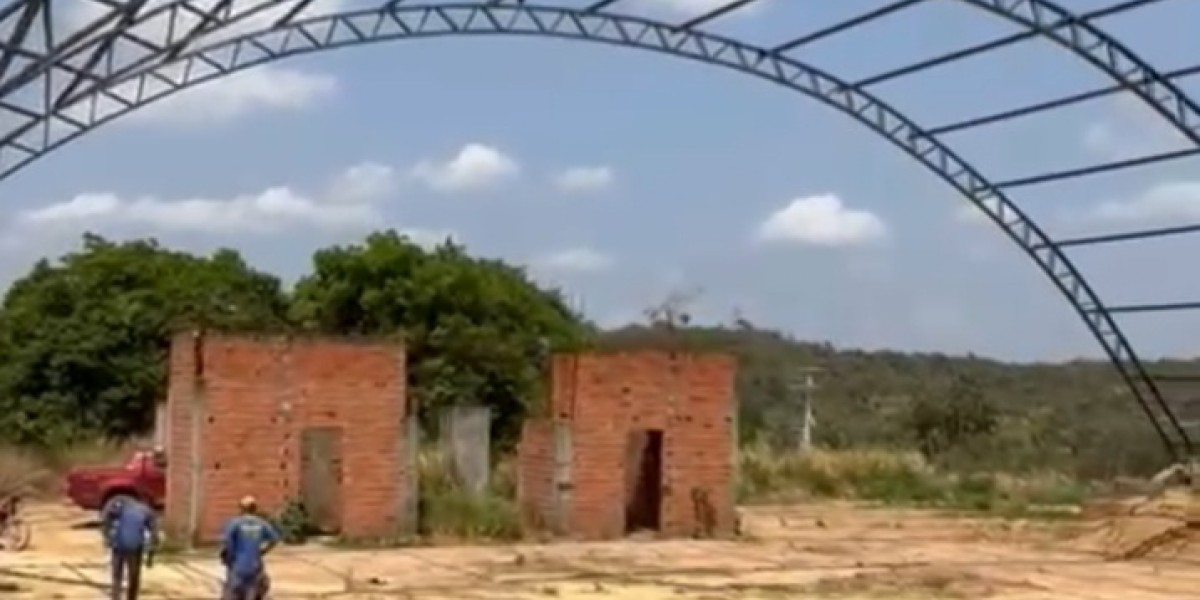 Prefeito de Gonçalves Dias acompanha andamento de obras do Ginásio Poliesportivo do bairro Maioba