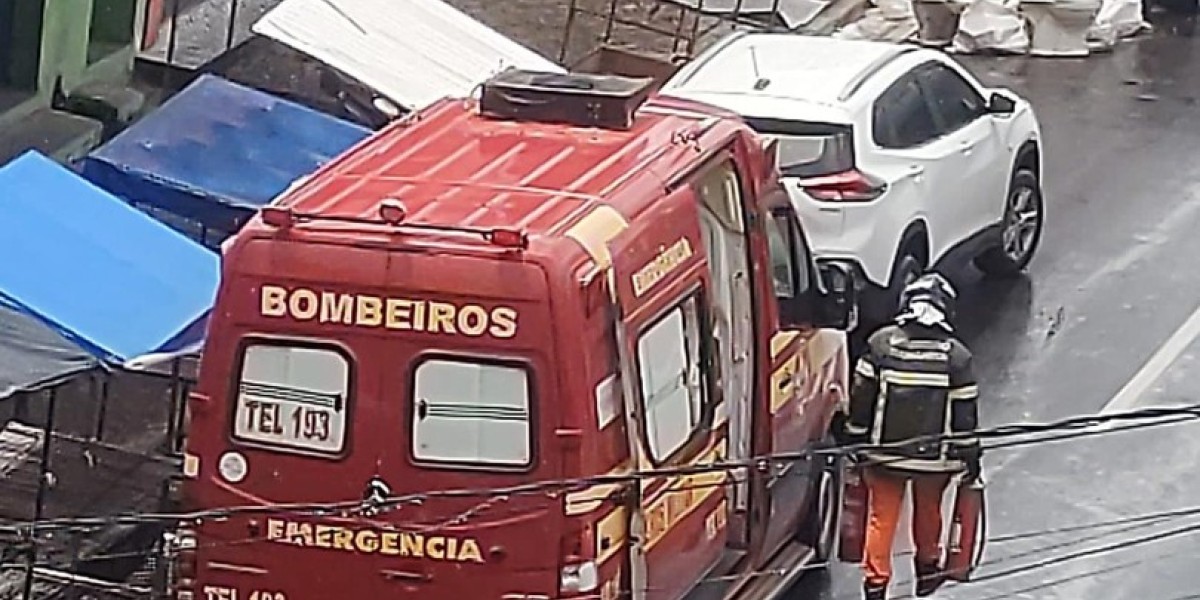 Incêndio que destruiu shopping informal é investigado em Santa Inês