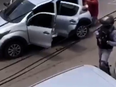 Dupla é presa após fazer motorista de aplicativo refém e assaltar ótica no Centro de São Luís