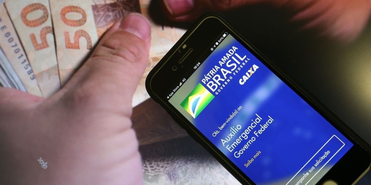 Bolsonaro promete 4 parcelas de R$ 250 a partir de março