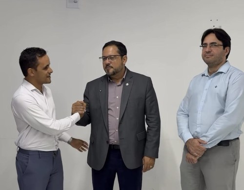 Pastores Fernando e Rai declaram apoio à pré-candidatura de Dr. Orlando a deputado federal durante reunião em São Luís