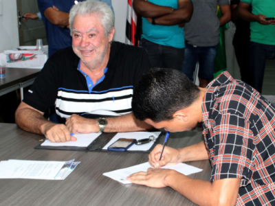 Matões: Prefeito Ferdinando Coutinho empossa novos Agentes Comunitários de Saúde