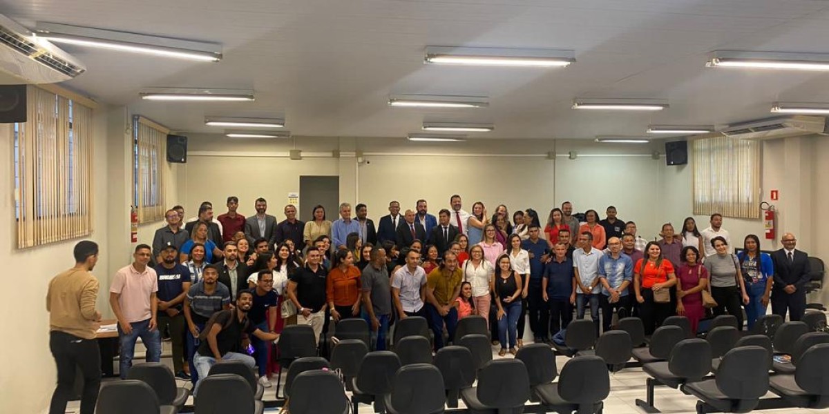 Secretário Professor Chiquinho e colaboradores participam do curso técnico sobre regularização fundiária, na cidade de Timon
