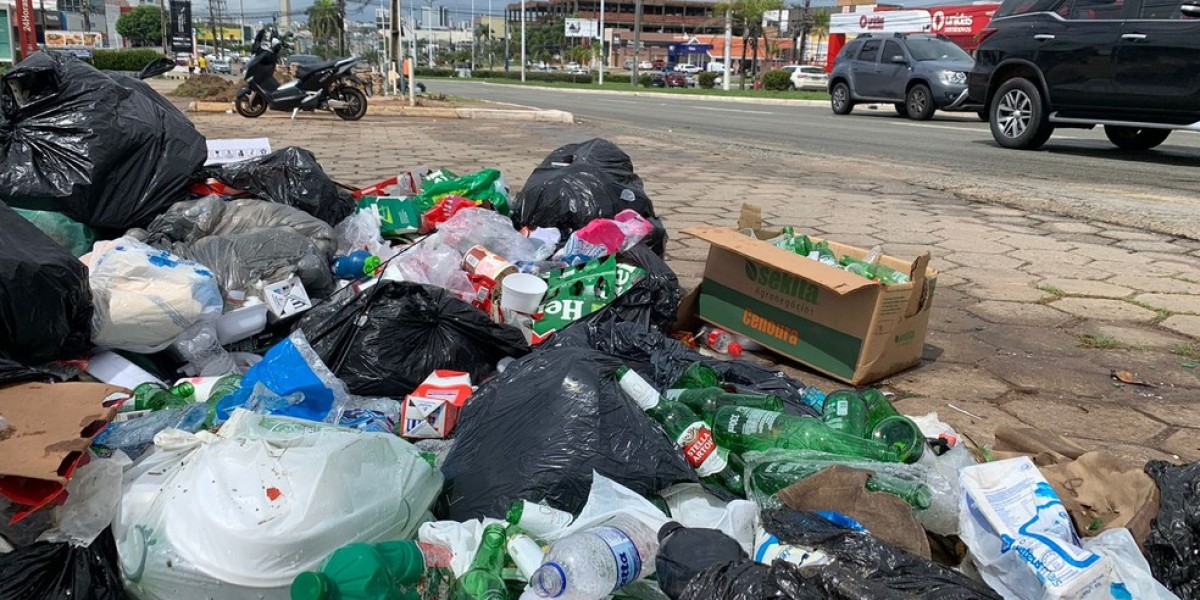 Lixo se acumula pelas ruas de São Luís; Comitê de Limpeza afirma que é por causa das chuvas