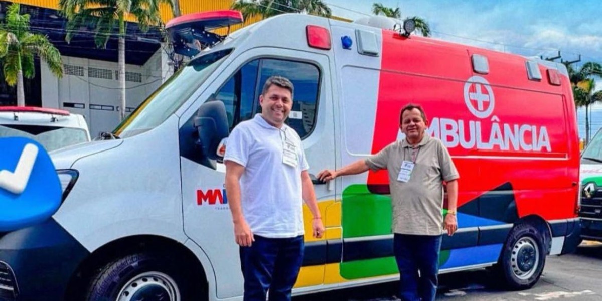 Prefeito de Parnarama e Governador Carlos Brandão entregam nova ambulância para o município