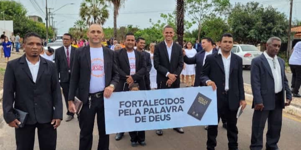 Vereador irmão Itamar participa de desfile em alusão ao Dia da Bíblia, em São João do Sóter 