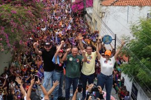 Arrastão da Vitória reúne milhares em Caxias com Amanda Gentil, Daniella, Carlos Brandão e Gentil Neto