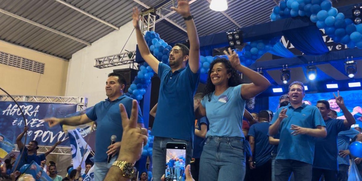 Henrique Júnior realiza convenção partidária com multidão de pessoas, em Timon 