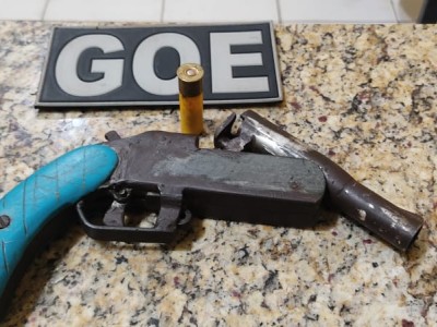 Homem é preso por porte ilegal de arma de fogo em Caxias