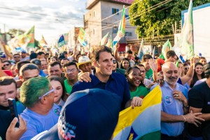 Imperatriz vai às ruas em arrastão gigante e mostra mais uma vez favoritismo de Orleans Brandão na Região Tocantina