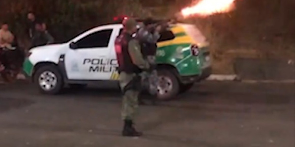 PM usa balas de borracha durante abordagem a 'rolezinho' na Av. Raul Lopes, Zona Leste de Teresina