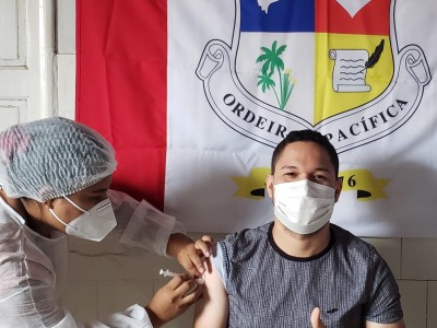 Vacinação de profissionais da saúde iniciou em Gonçalves Dias