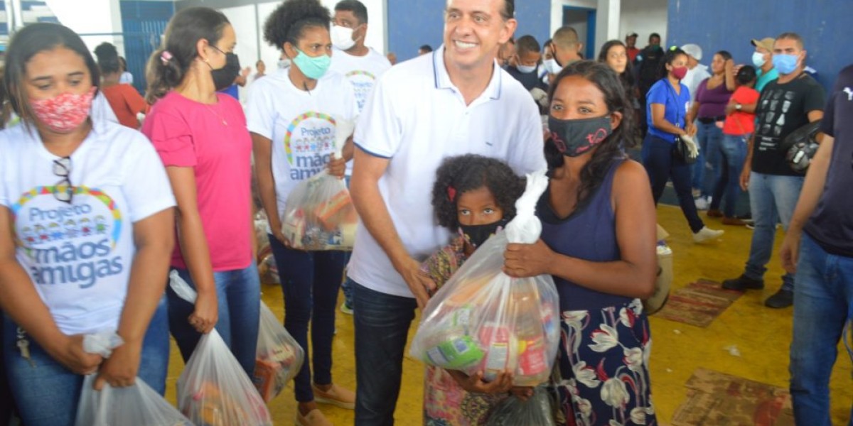 Prefeitura de Caxias distribui mais de 50 toneladas entre cestas básicas e peixes para famílias carentes