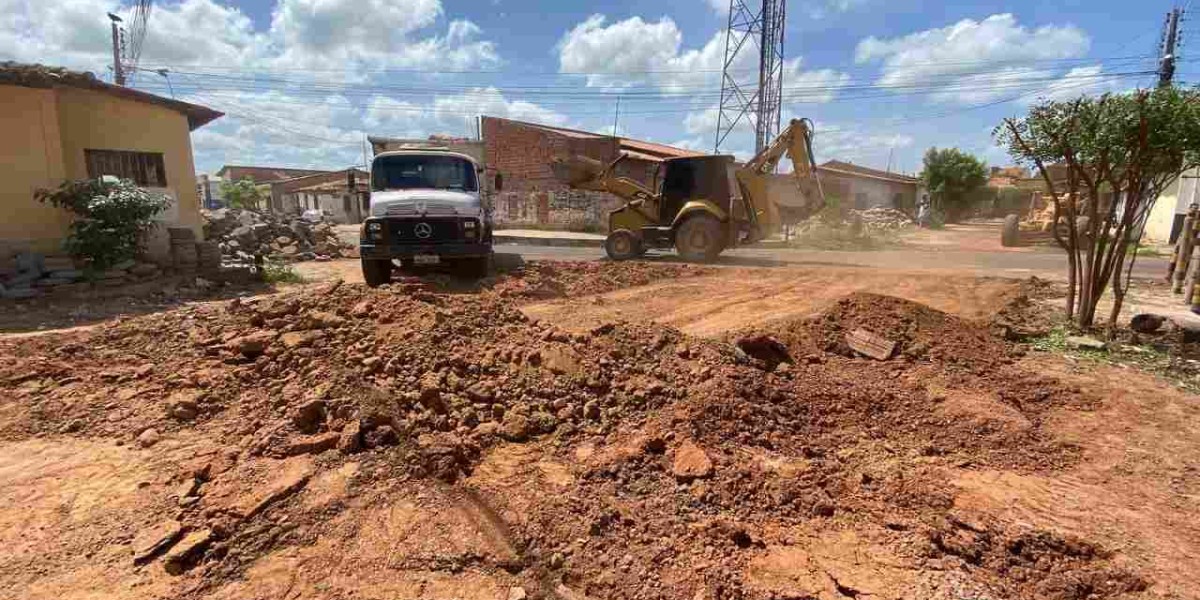 Prefeitura de Codó realiza pavimentação em bloquetes na rua Diogo Alves no bairro Santo Antônio