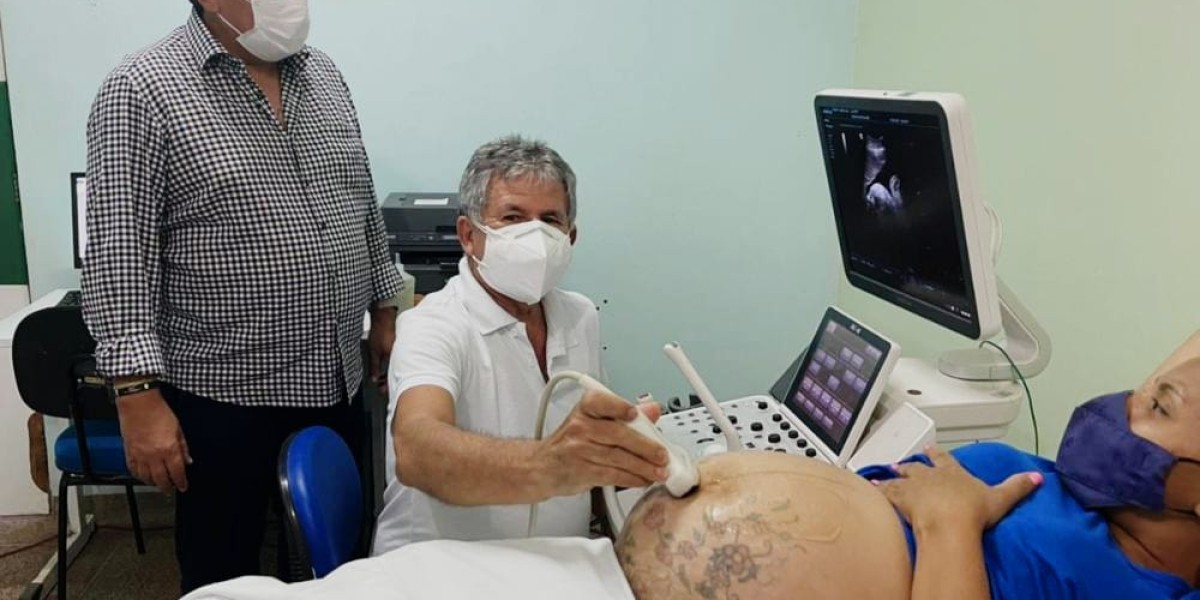 Prefeito Zé Francisco mostra que aparelho de Ultrassom do HGM está funcionando e vai ampliar capacidade de exames