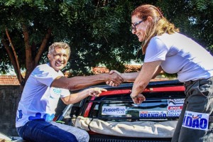 Força política de Nonatinho marca adesivaço em apoio a Orleans, Claudia e Juscelino em Matões