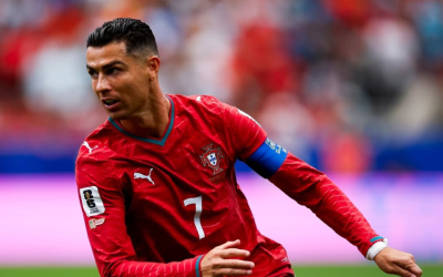 Cristiano Ronaldo supera Messi e é jogador mais bem pago do mundo; veja lista