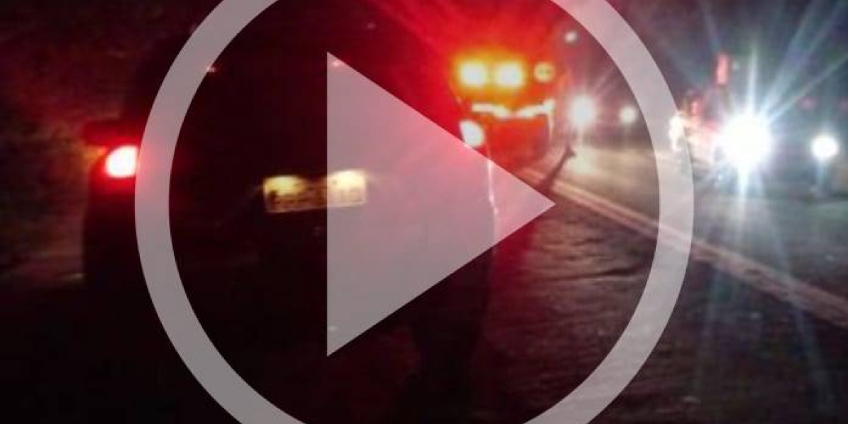 Ônibus toca em fiação elétrica e deixa duas pessoas mortas em Caxias