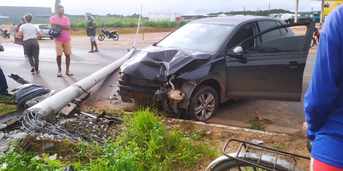 Quatro pessoas se envolvem em um acidente na BR-316, em Caxias